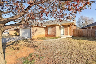 909 Pruett Dr, Edmond, OK 73003 - photo 4