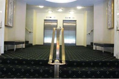 Executive House unit 808, Worcester, MA 01609 - photo 2