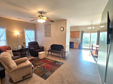 210 W Spring St, Boonville, MO 65233 - photo 4