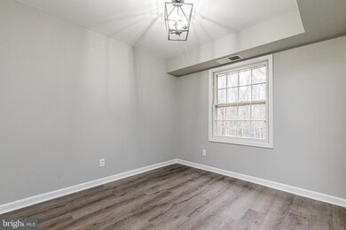 3901 Lyndhurst Dr unit 303, Fairfax, VA 22031 - photo 7