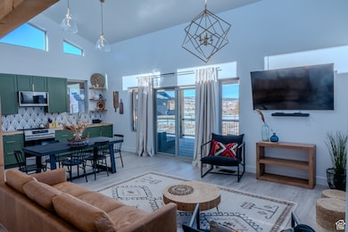 152 W Bryce Gate Cir, Hatch, UT 84735 - photo 2