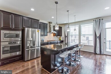 42277 Lancaster Woods Square, Chantilly, VA 20152 - photo 6