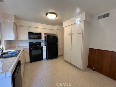 528 Shenandoah St, Thousand Oaks, CA 91360 - photo 5