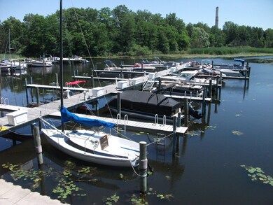 2411 Lake6