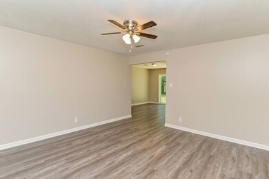 10539 Hollyglen Dr, Houston, TX 77016 - photo 5