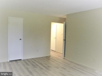 Treebrooke unit 108, Oakton, VA 22124 - photo 5