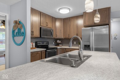 2810 Bittersweet Blvd, Columbus, IN 47203 - photo 3