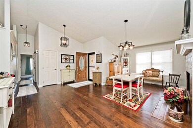 698 N Darlington St, Jamestown, IN 46147 - photo 7