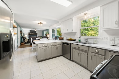 31 Seabury Ave, Ledyard, CT 06339 - photo 5