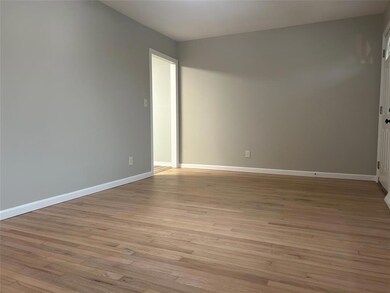 4142 25th St, Columbus, IN 47203 - photo 5