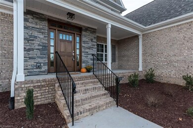 3154 Cascade Dr, Burlington, NC 27217 - photo 2