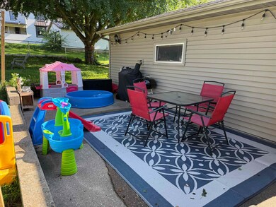 916 Diagonal St, Highland, WI 53543 - photo 4