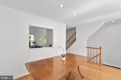 18844 Mcfarlin Dr, Germantown, MD 20874 - photo 7