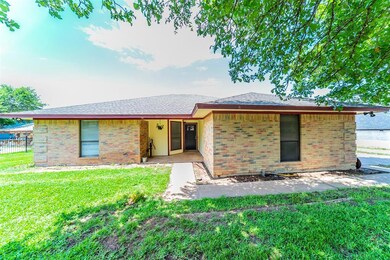 829 Jane Ln, Weatherford, TX 76085 - photo 3