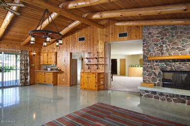 Familyroom2