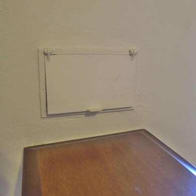 Mail slot