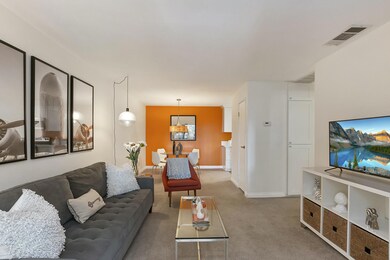 2810 Arcadia 207 - Living Room 3
