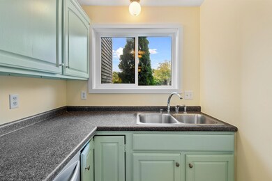 16 Thornhill Rd, Stratham, NH 03885 - photo 5