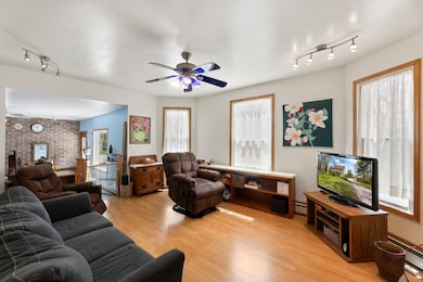 4 Living Room