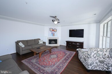 21799 Baldwin Square unit 302, Sterling, VA 20164 - photo 4