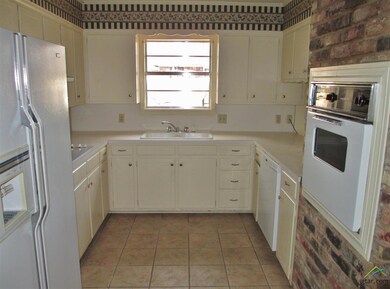 1608 Sequoia Dr, Tyler, TX 75703 - photo 4