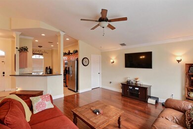 7 Living Room to Master Suite