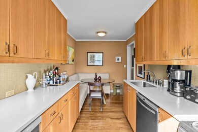 The Bradley unit 7H, Bronx, NY 10463 - photo 6