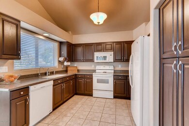1230 S Harrington Street-large-007-5-Kit