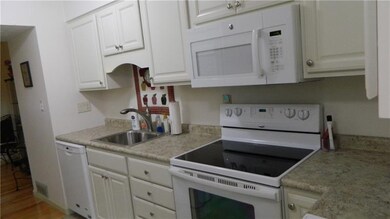 667 Georgetowne Village, Indiana, PA 15701 - photo 3