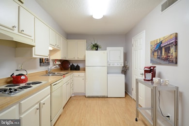 Montebello unit 102, Alexandria, VA 22303 - photo 3