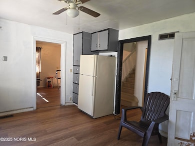 408 W Elm St, Deshler, OH 43516 - photo 5