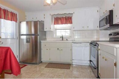 59 Stowecroft Rd, Arlington, MA 02474 - photo 3