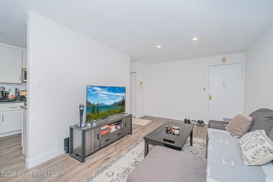 1300 Rockland Ave unit 2C, Staten Island, NY 10314 - photo 5