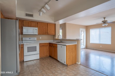 1356 E Helena Dr unit II, Phoenix, AZ 85022 - photo 6