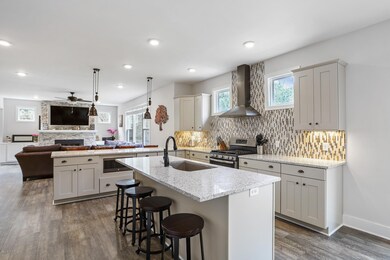 17131 Legacy Dr, West Olive, MI 49460-39