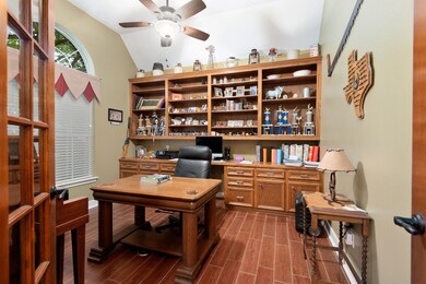 18911 Lake Front Dr, Tomball, TX 77377 - photo 4