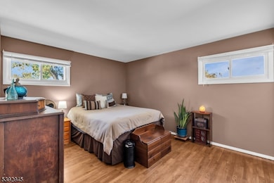 19 Cypress Dr, Parlin, NJ 08859 - photo 4