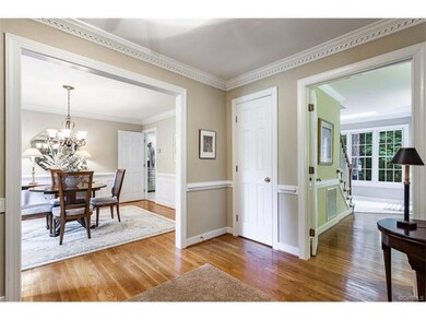 Hardwoods, crown molding, chair rail