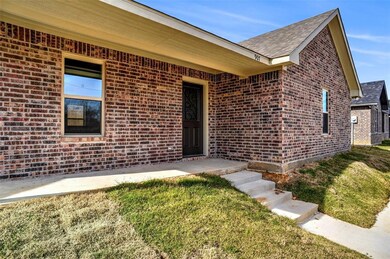 907 N Barrett Ave, Denison, TX 75020 - photo 4
