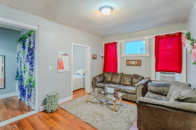 38 Aldine St, Newark, NJ 07112 - photo 5