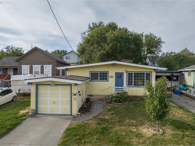 1216 E 10th St, the Dalles, OR 97058 - photo 2