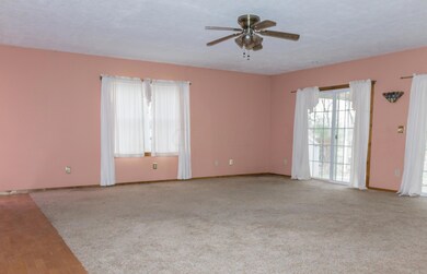 3375 Briggs Livingroom