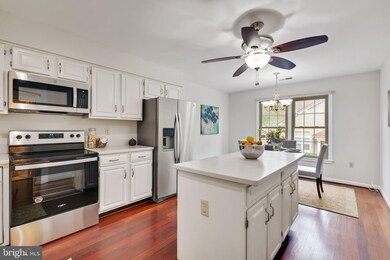 10809 Luxberry Dr, Rockville, MD 20852 - photo 6