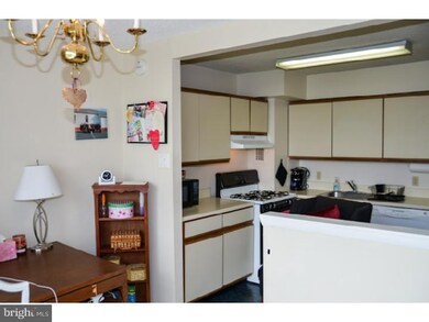 Radnor House unit 1009, Bryn Mawr, PA 19010 - photo 6