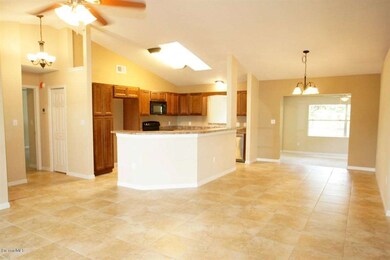 Carillon Ave 7266 - Kitchen_Dining