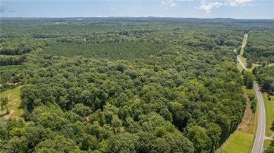 2582 Hopewell Friends Rd, Asheboro, NC 27205 - photo 7