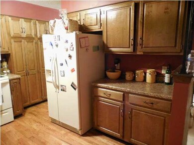 Great counter space EVERYWHERE