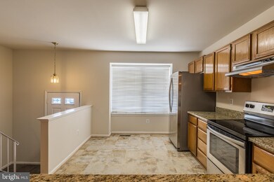 1982 Winslow Ct, Woodbridge, VA 22191 - photo 5