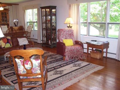 6448 Sunset Dr, Frederick, MD 21702 - photo 2