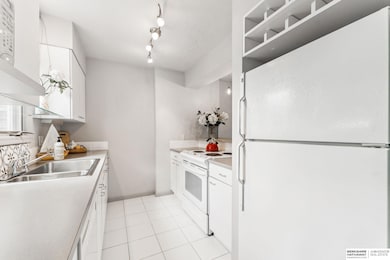 1623 N 109th Plaza, Omaha, NE 68154 - photo 3